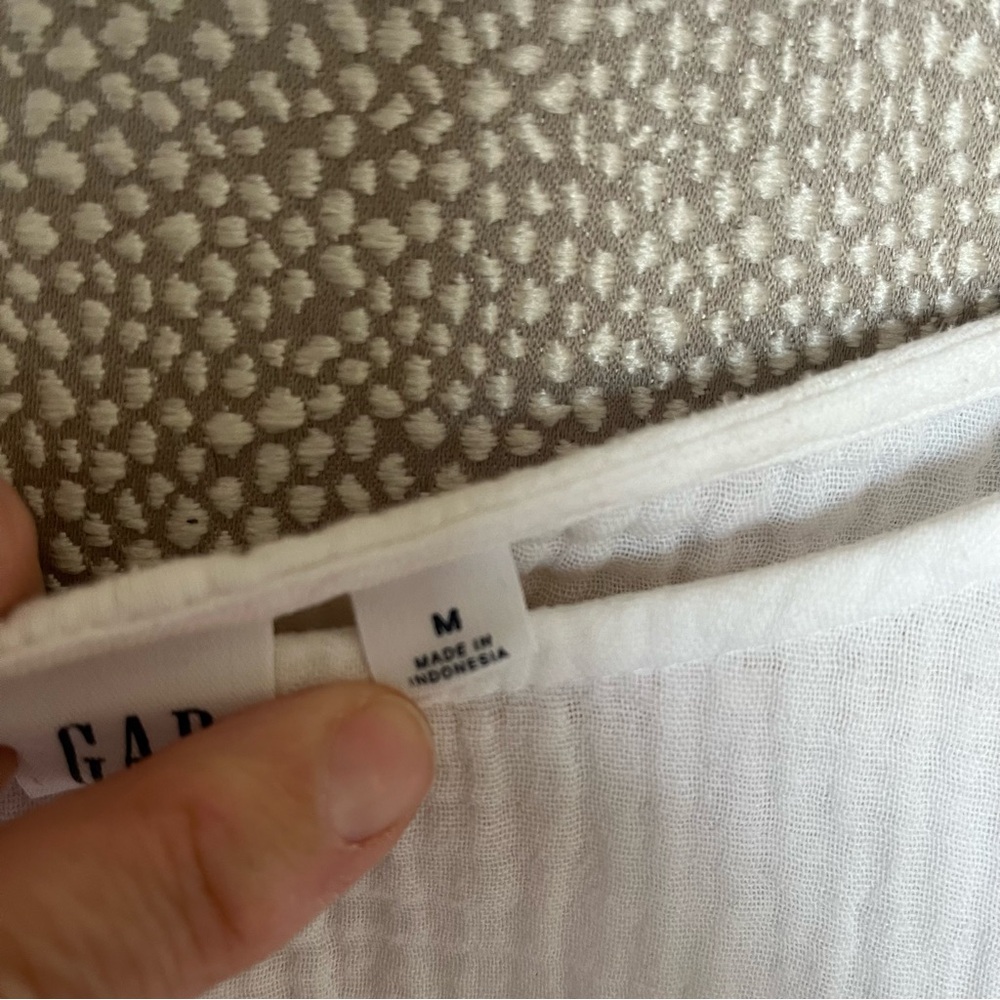 M GAP Gauze Cap Sleeve Top - Picture 7 of 8